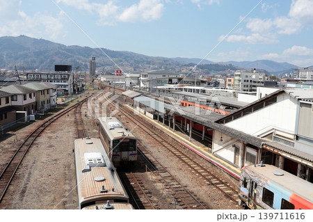 JR芸備線・三次駅構内に待機する列車 JR芸備線・三次駅構内に待機する列車 139711616