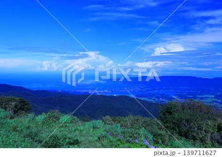 佐渡・白雲台から望む加茂湖と両津湾 139711627