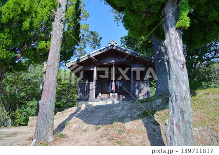 ◇須濱神社(早朝) / 兵庫県姫路市林田エリア・西池(別名「鴨池」) ◇須濱神社(早朝) / 兵庫県姫路市林田エリア・西池(別名「鴨池」) 139711817