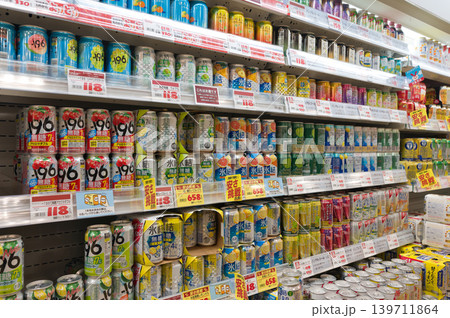 お酒の売り場 139711864