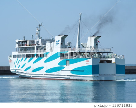 伊勢湾フェリーの出航風景 139711933