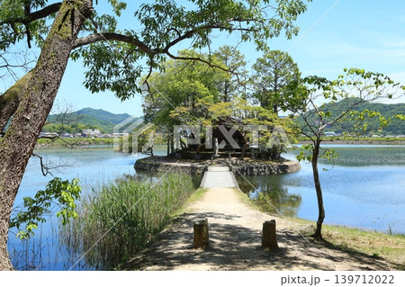 ◇須濱神社 ／ 兵庫県姫路市林田エリア・西池（別名「鴨池」） 139712022