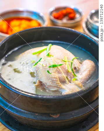 本場韓国のサムゲタン(参鶏湯) 本場韓国のサムゲタン(参鶏湯) 139712140