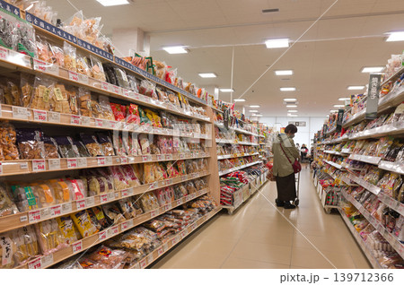 お菓子売り場 お菓子売り場 139712366