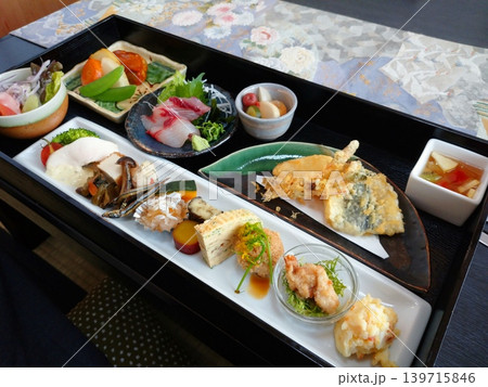 いつもと違うランチ 139715846