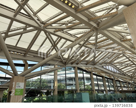 高輪ゲートウェイ駅_構内_開放感のある大屋根 高輪ゲートウェイ駅_構内_開放感のある大屋根 139716838