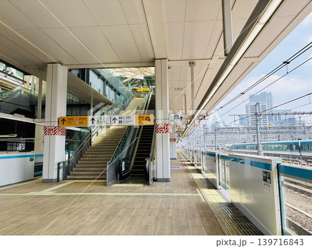 高輪ゲートウェイ駅_構内_JR京浜東北線のホーム_ E257系 高輪ゲートウェイ駅_構内_JR京浜東北線のホーム_ E257系 139716843