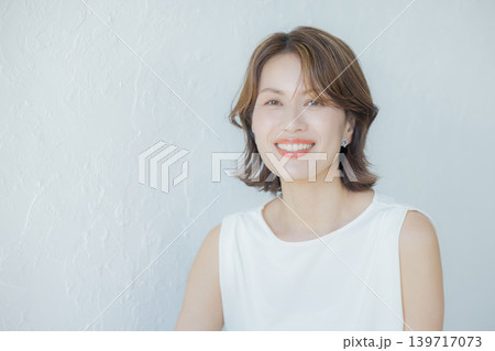 40代女性 40代女性 139717073