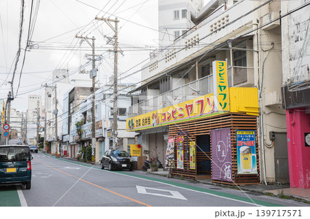沖縄県浦添市屋富祖通り 沖縄県浦添市屋富祖通り 139717571
