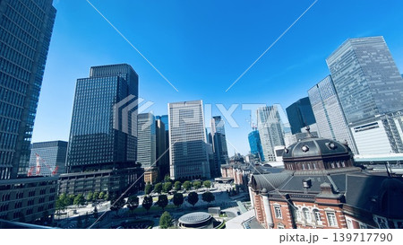 東京丸の内の高層ビル群 139717790