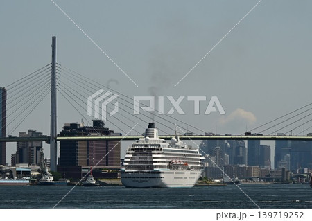 大阪港入港 クルーズ客船 クリスタル・シンフォニー 大阪港入港 クルーズ客船 クリスタル・シンフォニー 139719252