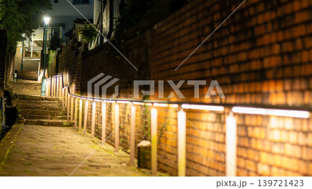 長崎県の祈念坂からの夜景 長崎県の祈念坂からの夜景 139721423