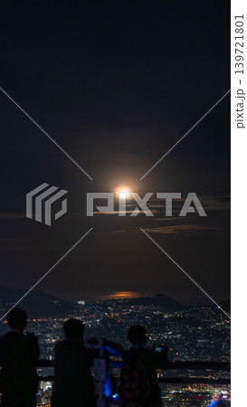 長崎県稲佐山からの夜景 139721801
