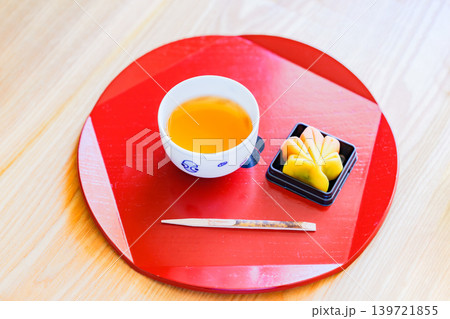 練り切り は 上生菓子 に分類される 和菓子 【 日本 の 伝統的 な 菓子 】 練り切り は 上生菓子 に分類される 和菓子 【 日本 の 伝統的 な 菓子 】 139721855