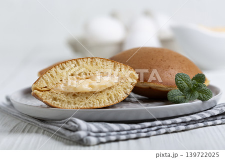 Japanese dorayaki pancakes with custard. Japanese dorayaki pancakes with custard. 139722025