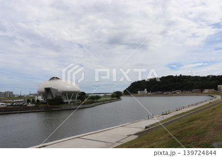 宮城県石巻市の旧北上川から見る景色 宮城県石巻市の旧北上川から見る景色 139724844