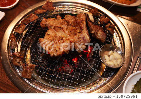 Delicious Traditional Korean Marinated Pork Ribs Barbecue Grilling Delicious Traditional Korean Marinated Pork Ribs Barbecue Grilling 139725961