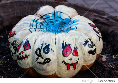 Beautiful pumpkins for halloween Beautiful pumpkins for halloween 139727693