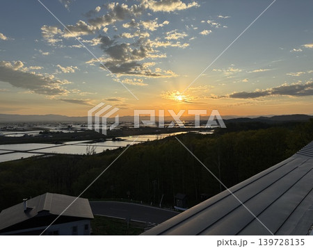 北海道当麻町夕日 北海道当麻町夕日 139728135