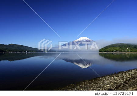 5月、山中湖畔の風景 (撮影地:山中湖畔) 5月、山中湖畔の風景 (撮影地:山中湖畔) 139729171