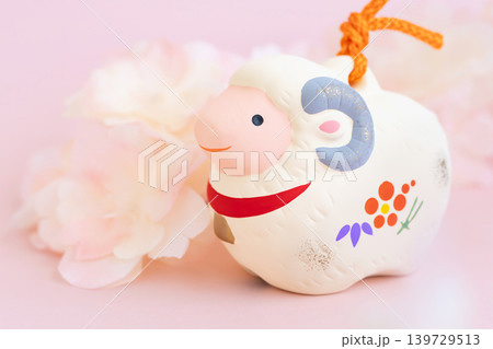2027年未年の干支 かわいい年賀状素材 2027年未年の干支 かわいい年賀状素材 139729513