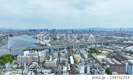 都市と道路の風景ドローン空撮 139732254