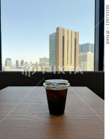 ベランダに置いたコーヒー ベランダに置いたコーヒー 139733580