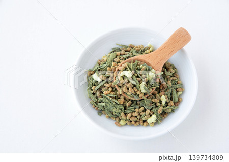 抹茶入り玄米茶のアップ 139734809