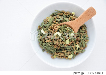 抹茶入り玄米茶のアップ 139734811