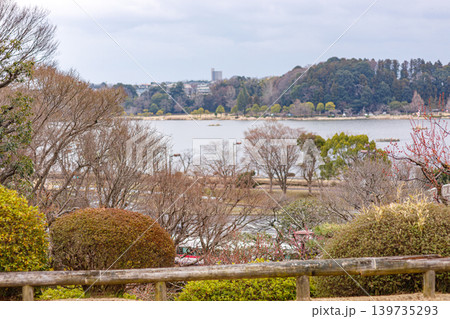偕楽園の高台から眺める千波湖の風景 139735293