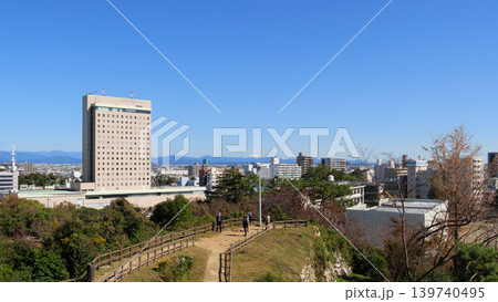 浜松城公園から望む遠方の富士山 139740495