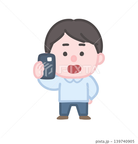 スマホで通話する男性 スマホで通話する男性 139740905