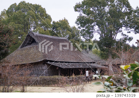 茨城県日立風土記の茨城県日立風土記の丘にある茅葺き屋根の旧家丘にある茅葺き屋根の旧家 茨城県日立風土記の茨城県日立風土記の丘にある茅葺き屋根の旧家丘にある茅葺き屋根の旧家 139743319
