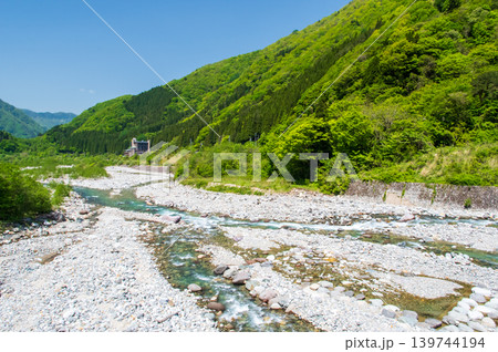 奥飛騨温泉郷の絶景スポット「地蔵平砂防堰堤」 139744194