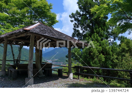 魚梁瀬貯水池展望台で一休み　高知県北川村 139744724