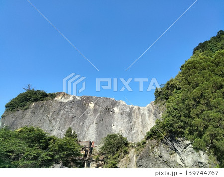 山に差し込む光 山に差し込む光 139744767