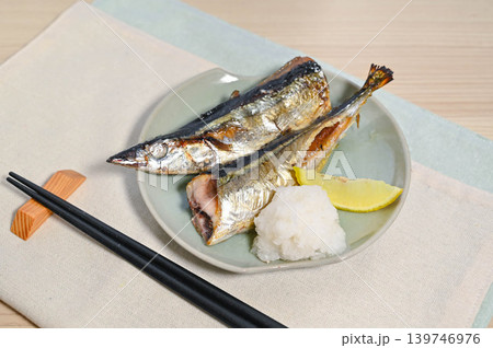 さんまの塩焼き　大根おろしとレモン添え 139746976