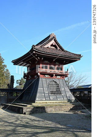 本成寺の鐘楼堂（新潟県三条市） 139747326