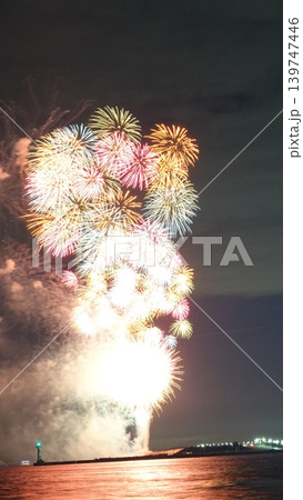 美しい打ち上げ花火 139747446