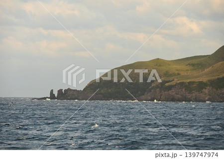 トカラ列島の北端にある火山島　口之島 139747974