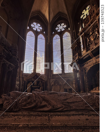 Funeral effigy in Collegiate Church of St Peter at Westminster Abbey Funeral effigy in Collegiate Church of St Peter at Westminster Abbey 139748523