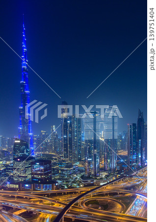 ドバイにあるブルジュハリファのとても美しい夜景 139751404