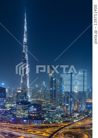 ドバイにあるブルジュハリファのとても美しい夜景 139751408