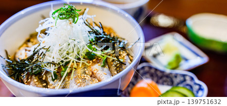入梅いわし 脂が乗った 鰯 の 海鮮丼 【 旬 の 海産物 】 入梅いわし 脂が乗った 鰯 の 海鮮丼 【 旬 の 海産物 】 139751632