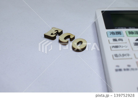 エアコンのリモコンとエコの文字 139752928