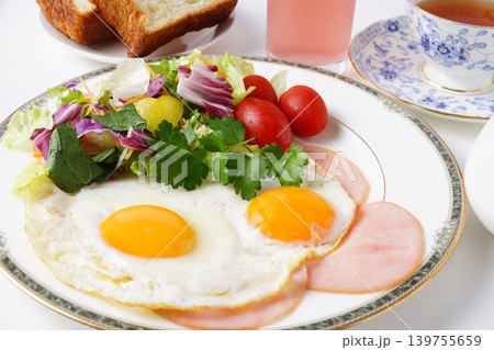 朝食ハムエッグ 朝食ハムエッグ 139755659