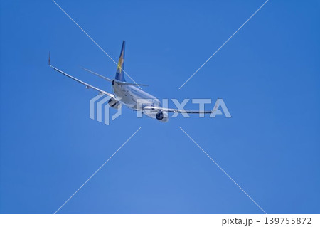 青空の仙台空港 離陸中の飛行機 宮城県名取市 青空の仙台空港 離陸中の飛行機 宮城県名取市 139755872