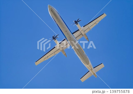 青空の仙台空港 離陸中の飛行機 宮城県名取市 青空の仙台空港 離陸中の飛行機 宮城県名取市 139755878
