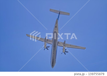 青空の仙台空港 離陸中の飛行機 宮城県名取市 青空の仙台空港 離陸中の飛行機 宮城県名取市 139755879