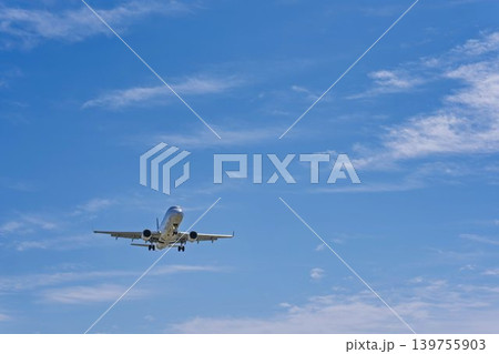 青空の仙台空港 着陸中の飛行機 宮城県名取市 青空の仙台空港 着陸中の飛行機 宮城県名取市 139755903